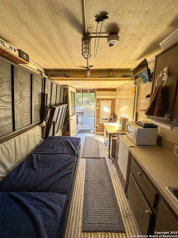 000 SD 31838, Rocksprings, TX 78880