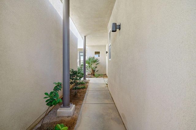 730 Equinox Way, Palm Springs, CA 92262