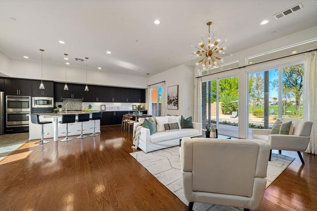 730 Equinox Way, Palm Springs, CA 92262