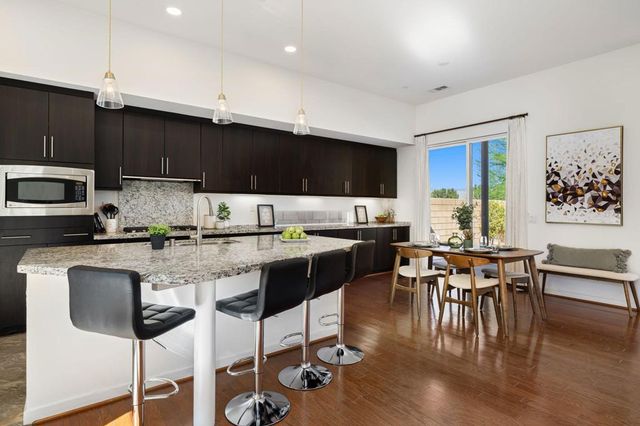 730 Equinox Way, Palm Springs, CA 92262