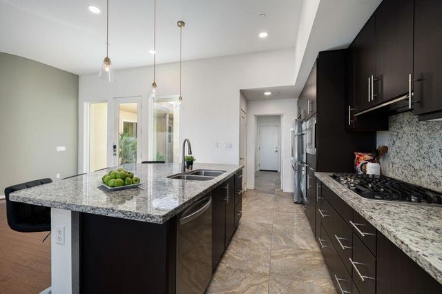 730 Equinox Way, Palm Springs, CA 92262