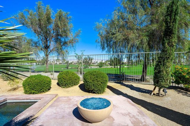 730 Equinox Way, Palm Springs, CA 92262
