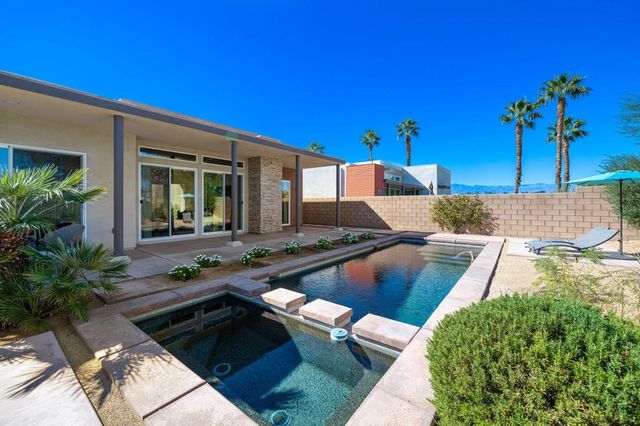 730 Equinox Way, Palm Springs, CA 92262