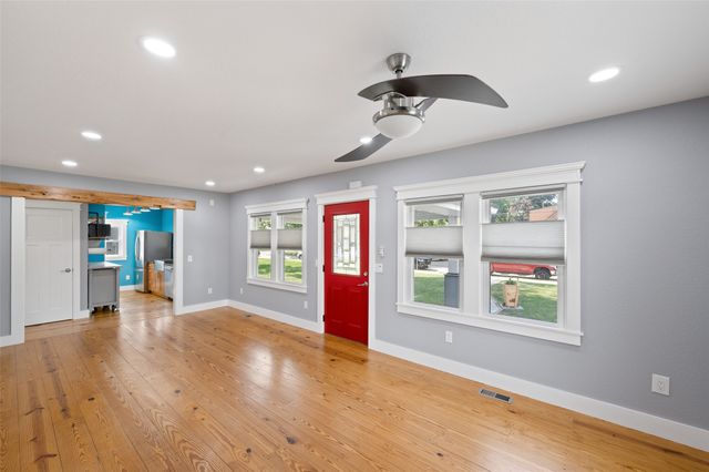7119 Maryland Drive, Urbandale, IA 50322