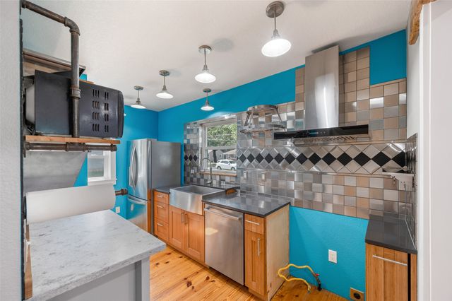 7119 Maryland Drive, Urbandale, IA 50322