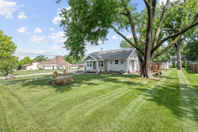 7119 Maryland Drive, Urbandale, IA 50322