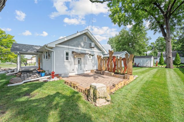 7119 Maryland Drive, Urbandale, IA 50322