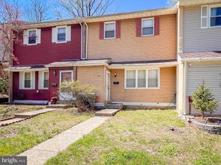 426 LAKEVIEW COURT, Langhorne, PA 19053