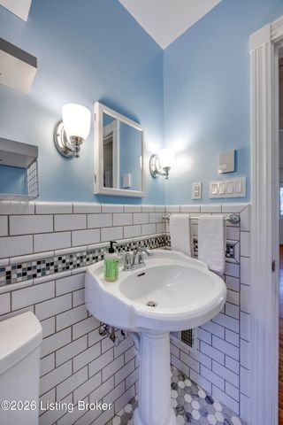 3100 Bon Air Ave, Louisville, KY 40205
