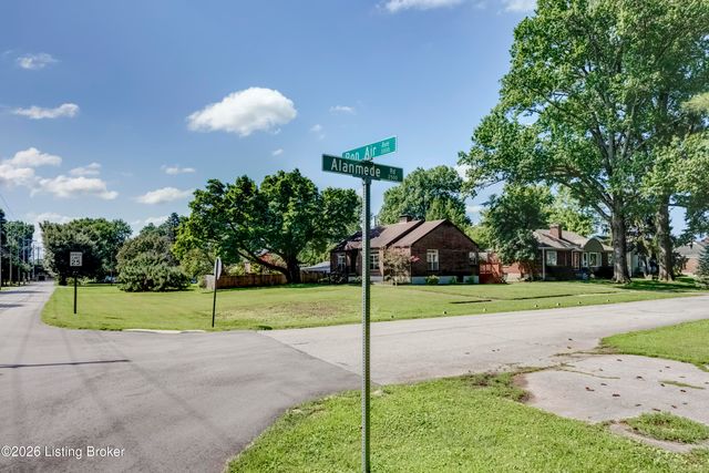 3100 Bon Air Ave, Louisville, KY 40205