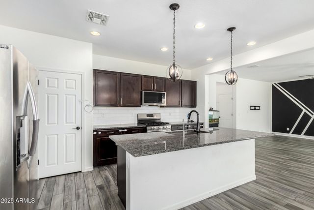 2249 W BETTY ELYSE Lane, Phoenix, AZ 85023