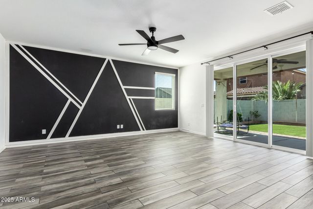 2249 W BETTY ELYSE Lane, Phoenix, AZ 85023