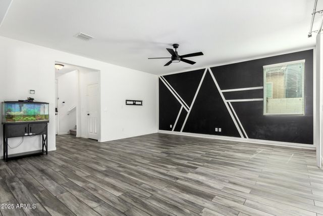 2249 W BETTY ELYSE Lane, Phoenix, AZ 85023