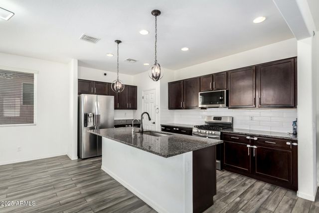 2249 W BETTY ELYSE Lane, Phoenix, AZ 85023