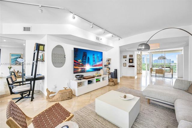 19333 Collins Avenue 709, Sunny Isles Beach, FL 33160
