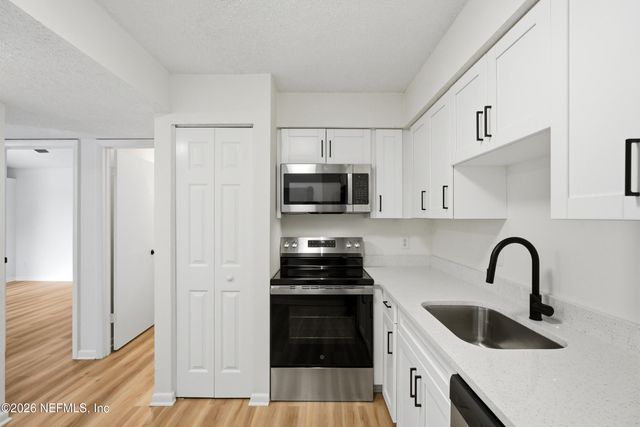 2519 WHISPERING WOODS Boulevard 3, Jacksonville, FL 32246