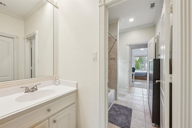 4026 Villanova Street, Houston, TX 77005