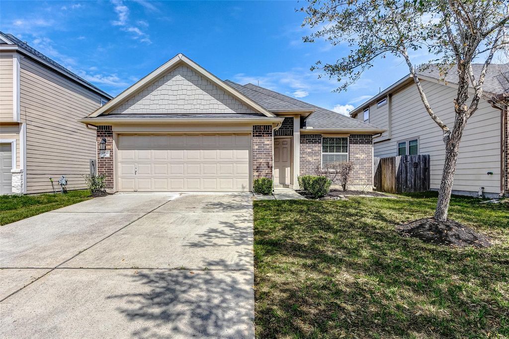 12943 Pecan Shores Drive, Houston, TX 77044