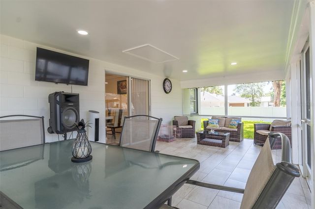 930 HICKS ROAD, Lakeland, FL 33813