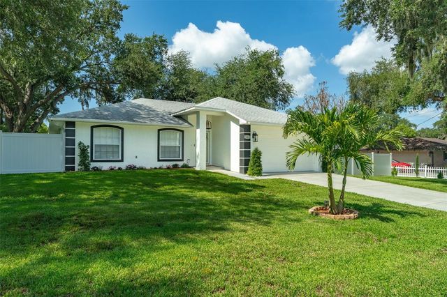 930 HICKS ROAD, Lakeland, FL 33813