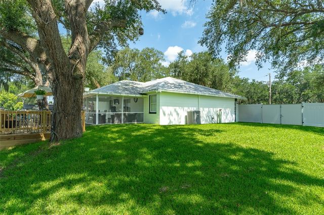 930 HICKS ROAD, Lakeland, FL 33813