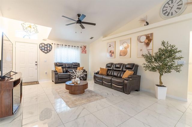 930 HICKS ROAD, Lakeland, FL 33813