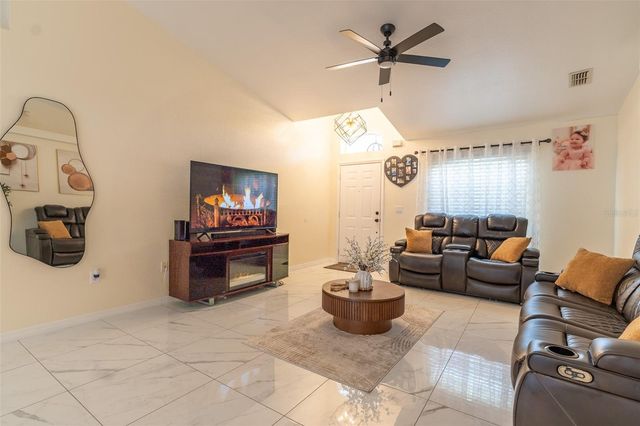 930 HICKS ROAD, Lakeland, FL 33813