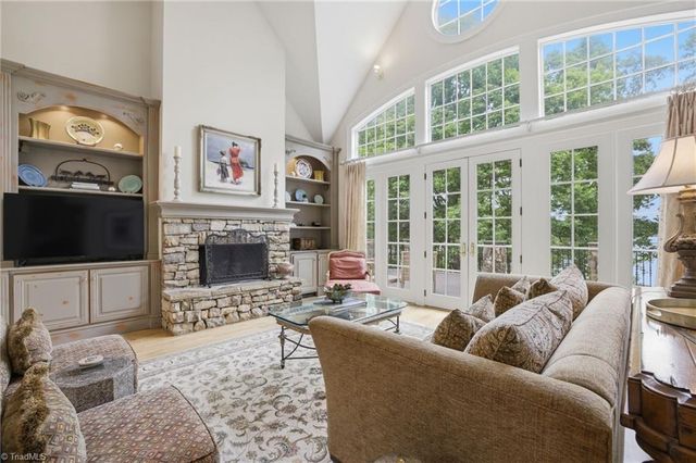 191 Porters Glen, New London, NC 28127