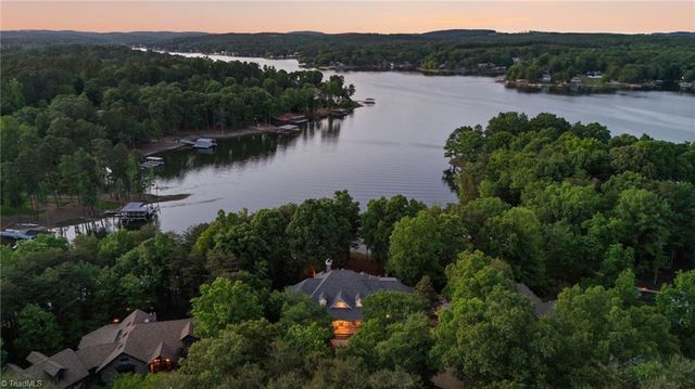 191 Porters Glen, New London, NC 28127