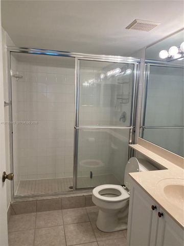 300 N Crestwood Ct N 310, Royal Palm Beach, FL 33411
