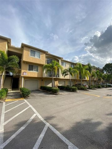 300 N Crestwood Ct N 310, Royal Palm Beach, FL 33411