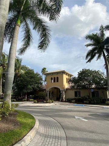 300 N Crestwood Ct N 310, Royal Palm Beach, FL 33411