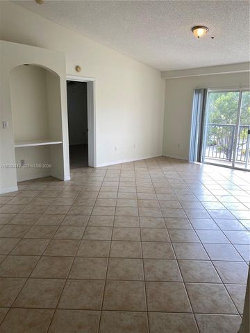 300 N Crestwood Ct N 310, Royal Palm Beach, FL 33411
