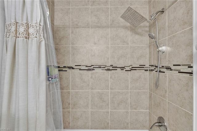 2104 Hollins CT, Chesapeake, VA 23320