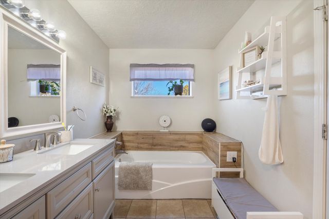 100 Castle Rock Road SE, Rio Rancho, NM 87124