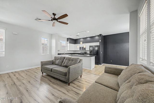 2012 N 78TH Glen, Phoenix, AZ 85035