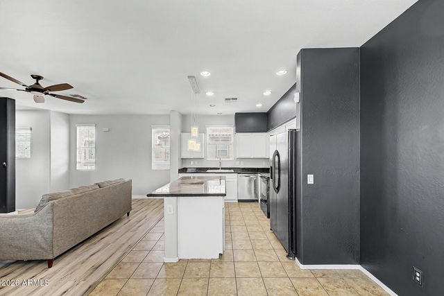 2012 N 78TH Glen, Phoenix, AZ 85035