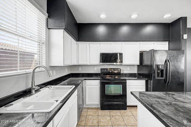 2012 N 78TH Glen, Phoenix, AZ 85035