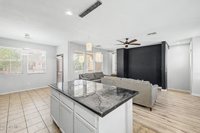 2012 N 78TH Glen, Phoenix, AZ 85035