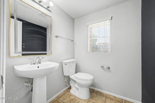 2012 N 78TH Glen, Phoenix, AZ 85035
