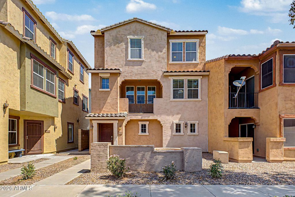 2012 N 78TH Glen, Phoenix, AZ 85035