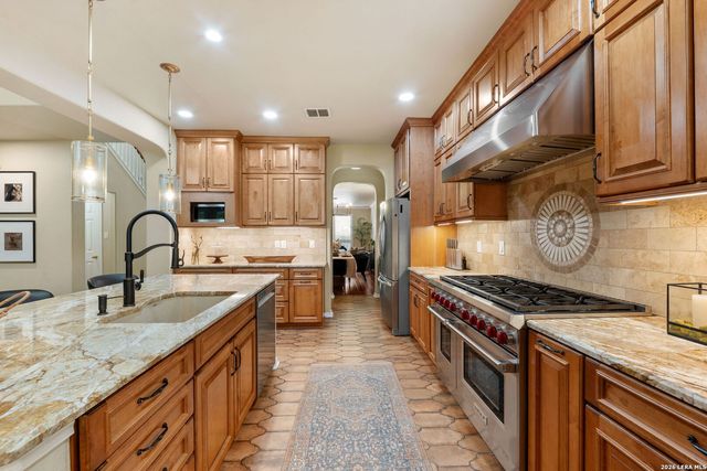 410 Midway Crst, San Antonio, TX 78258