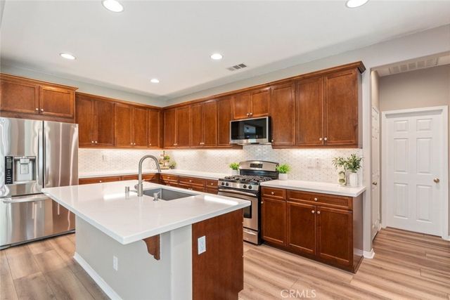 25006 Pine Creek Loop, Corona, CA 92883