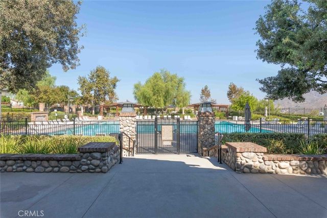 25006 Pine Creek Loop, Corona, CA 92883