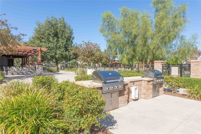 25006 Pine Creek Loop, Corona, CA 92883
