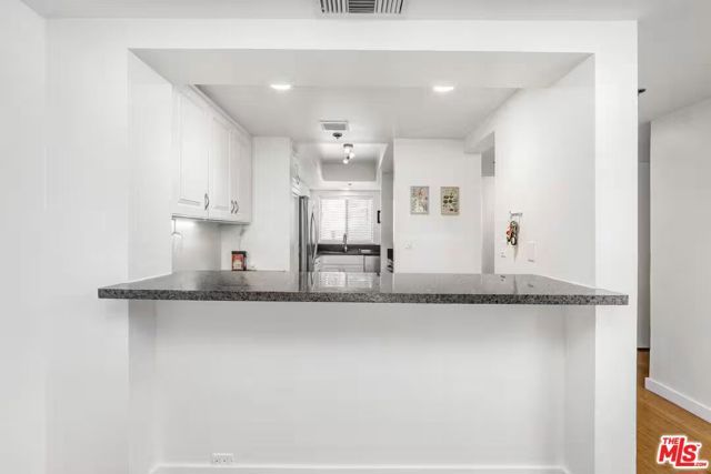 2960 Neilson Way 203, Santa Monica, CA 90405