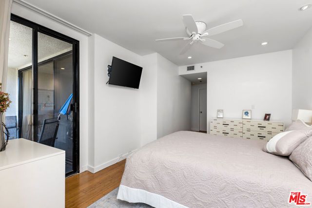 2960 Neilson Way 203, Santa Monica, CA 90405