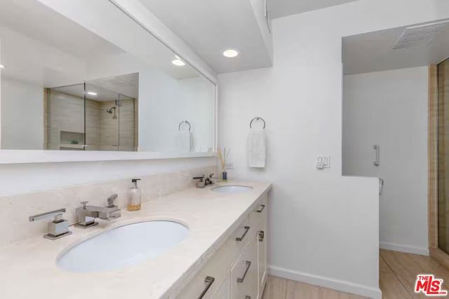 2960 Neilson Way 203, Santa Monica, CA 90405