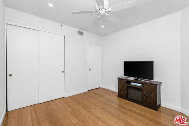 2960 Neilson Way 203, Santa Monica, CA 90405