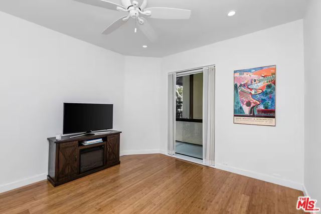 2960 Neilson Way 203, Santa Monica, CA 90405